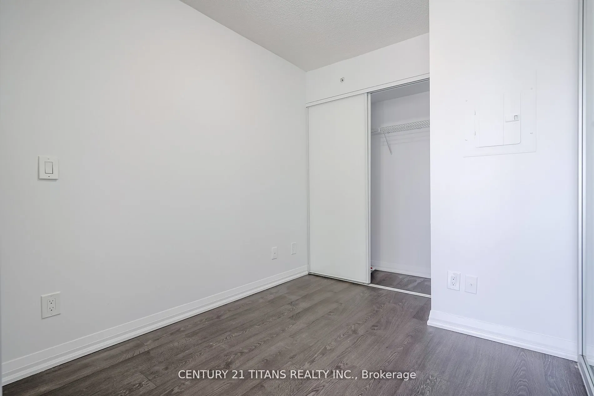 30 Meadowglen Place, #203