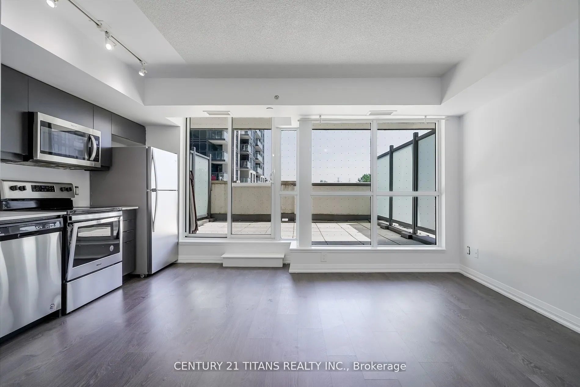 30 Meadowglen Place, #203