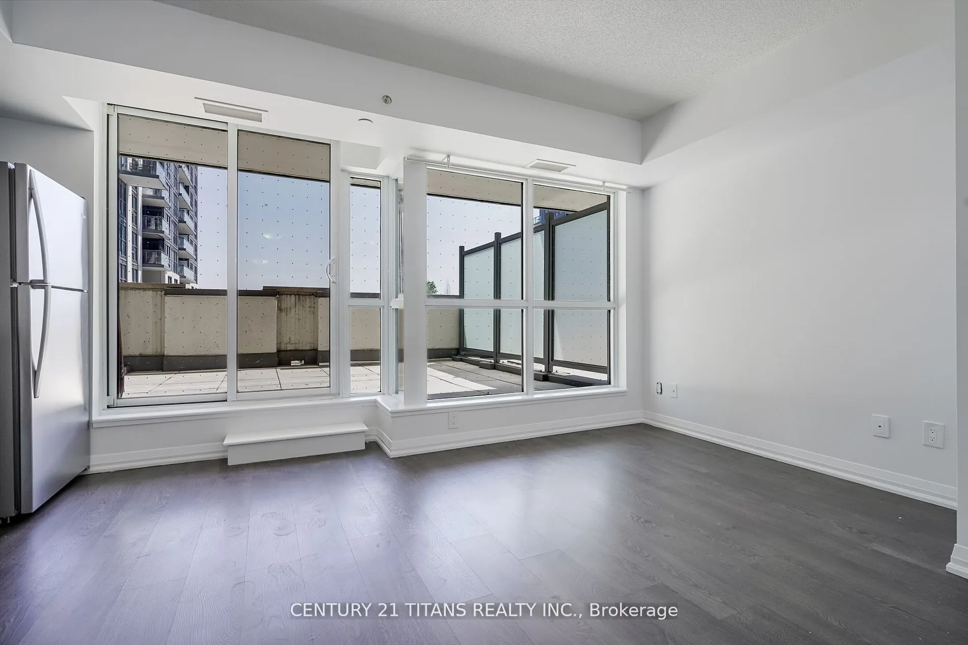 30 Meadowglen Place, #203