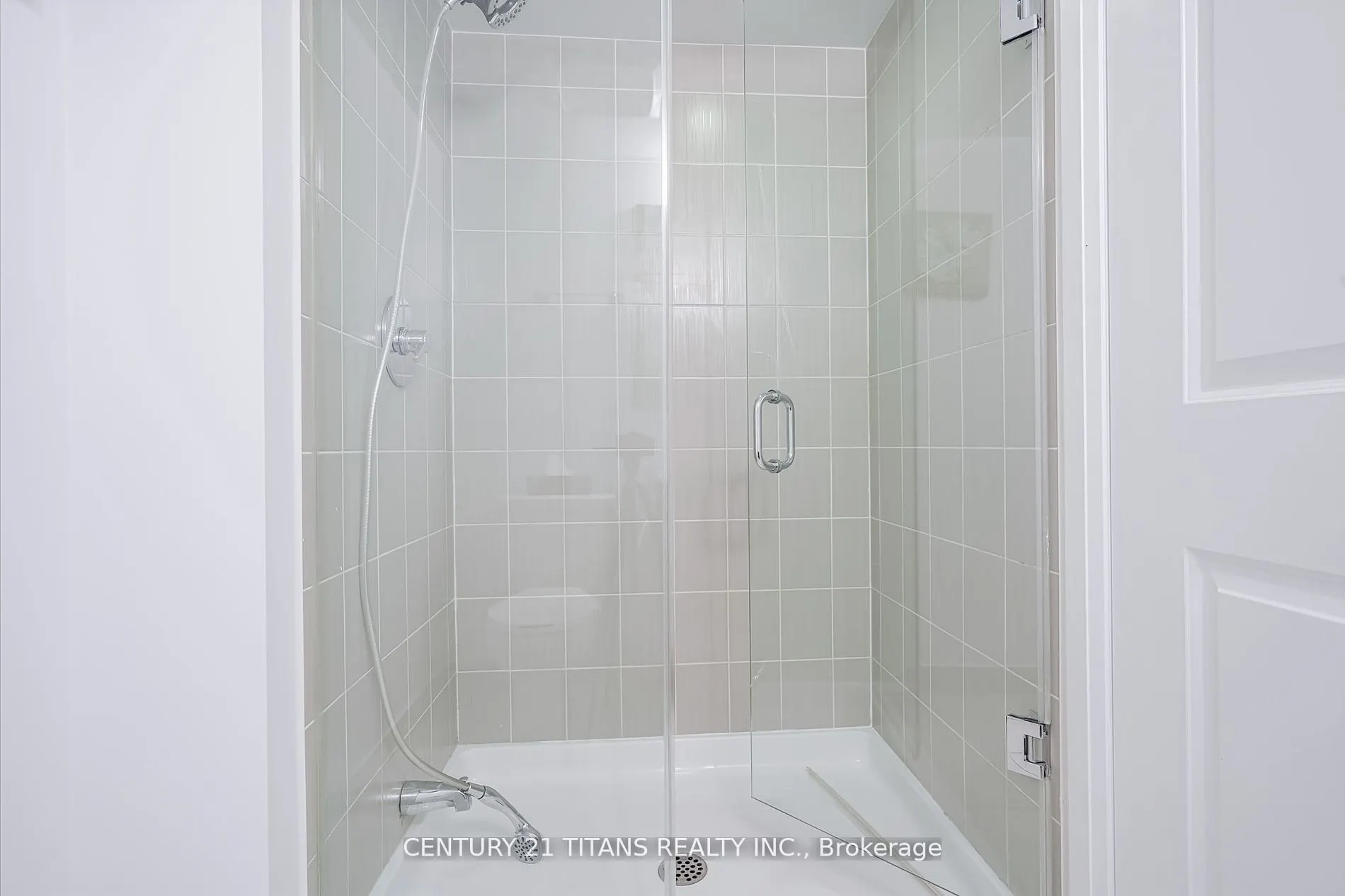 30 Meadowglen Place, #203