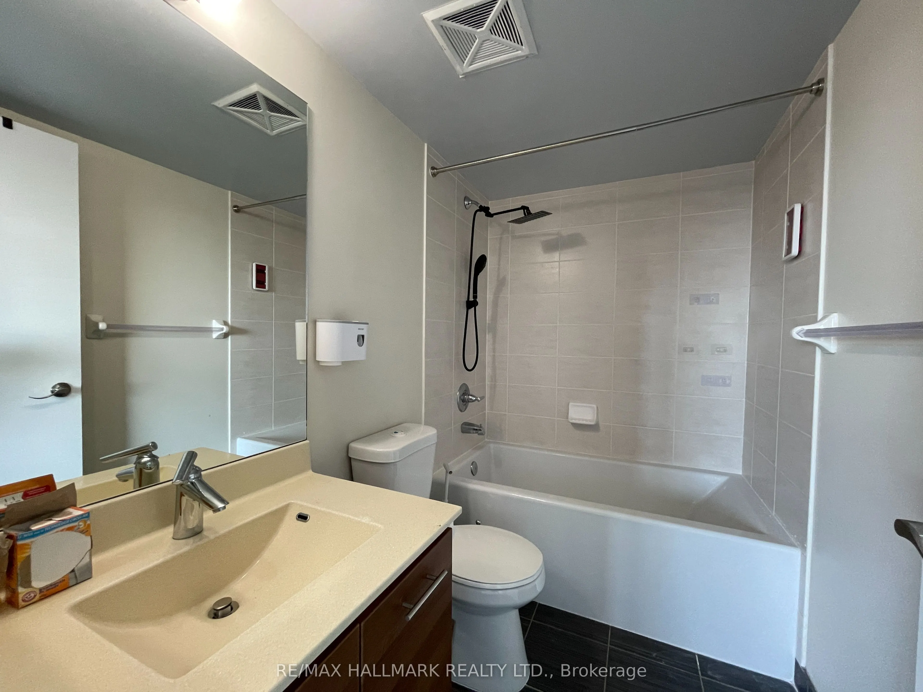 135 Village Green Square, #1018