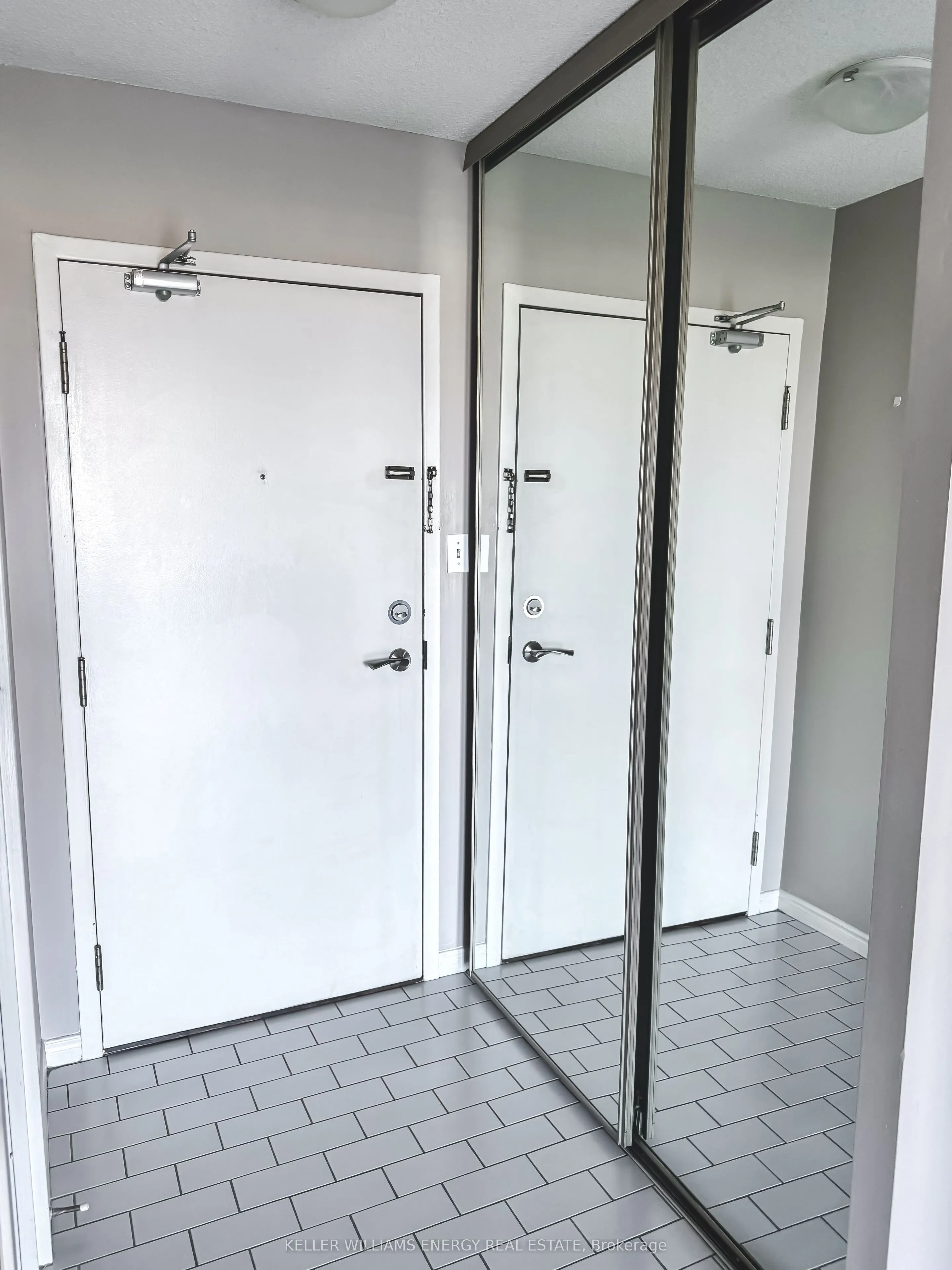 360 Watson Street W, #508