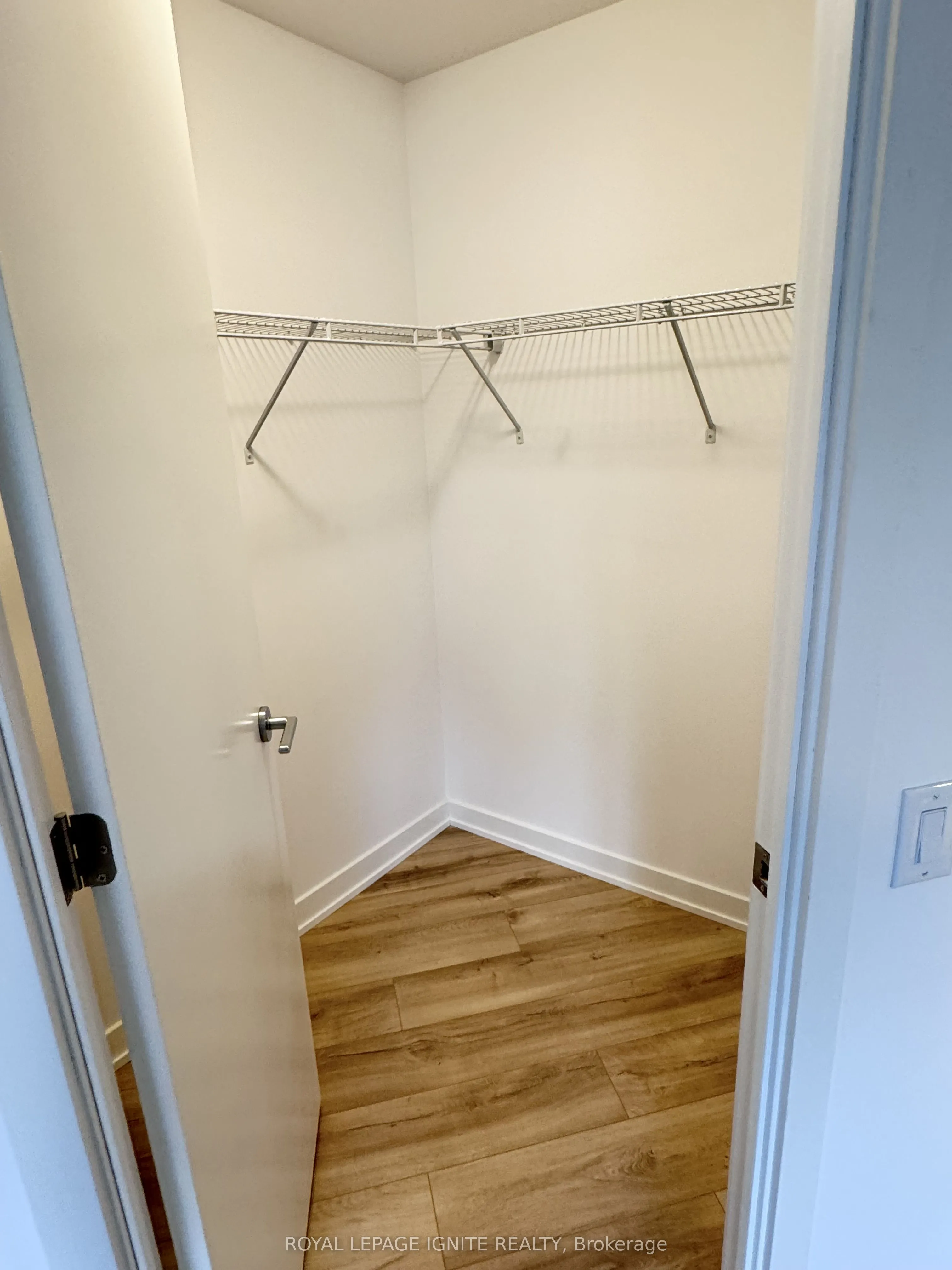 7439 Kingston Road, #204 A