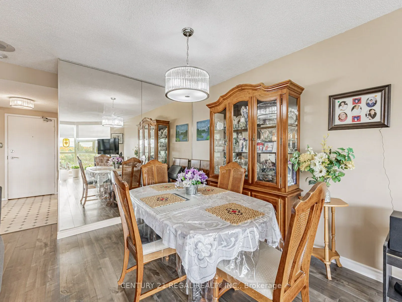 20 Dean Park Road, #601