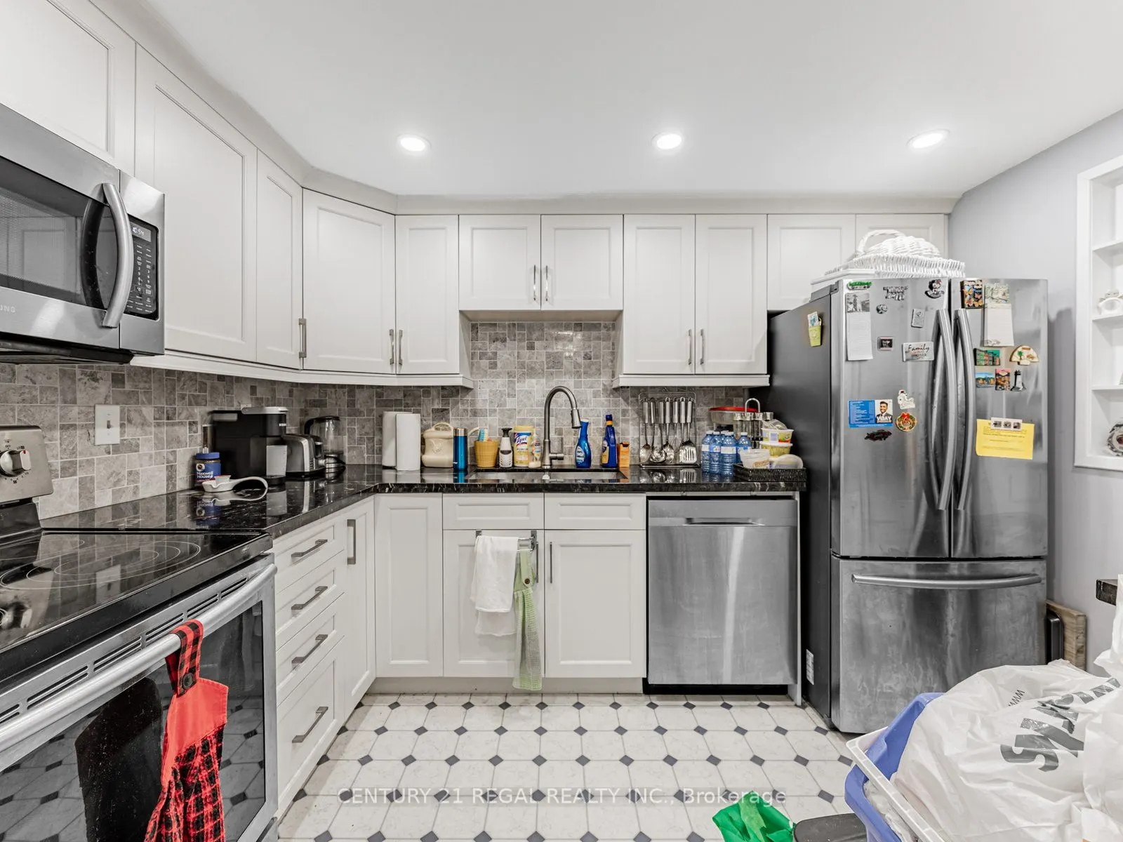 20 Dean Park Road, #601