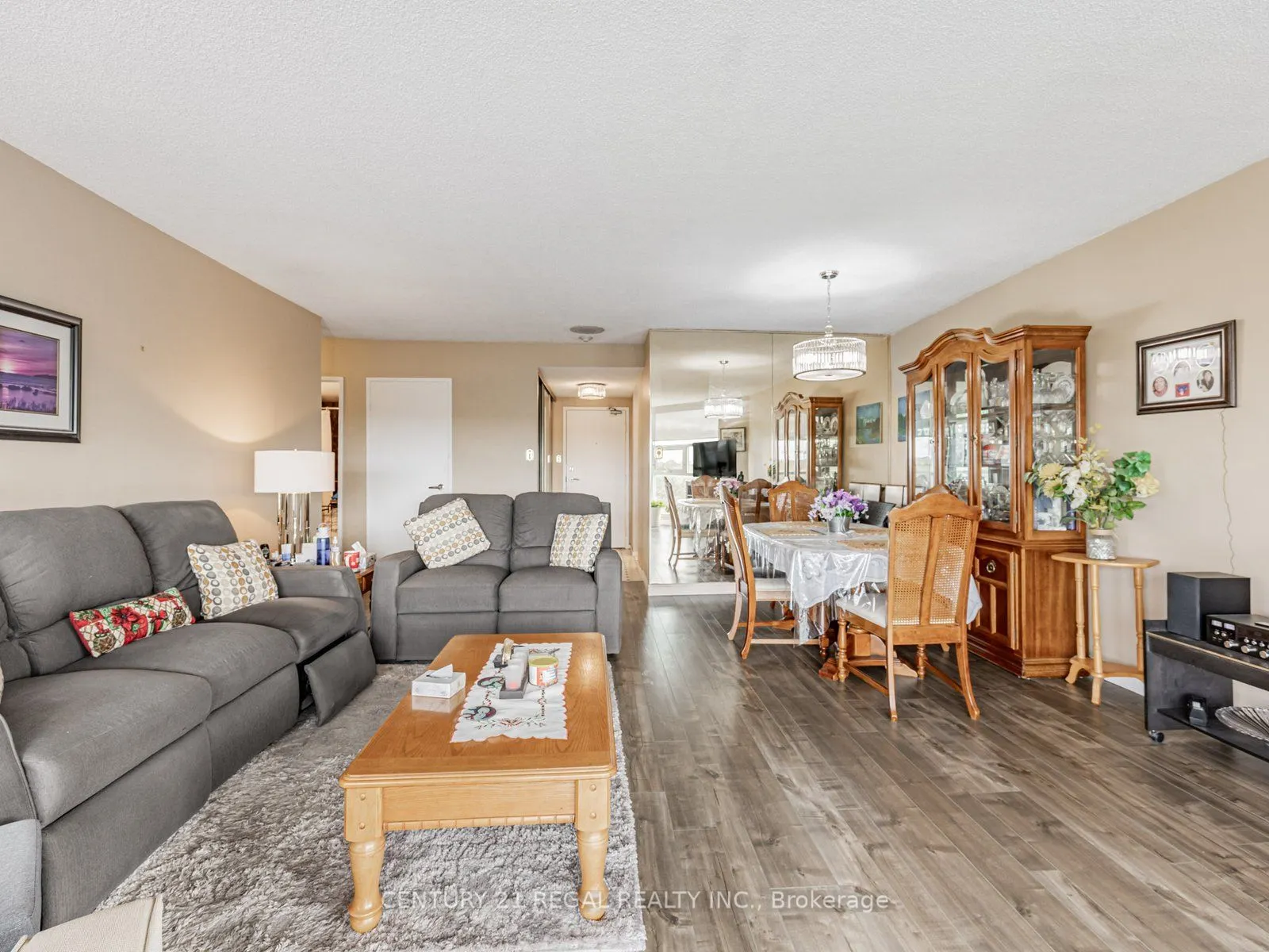 20 Dean Park Road, #601