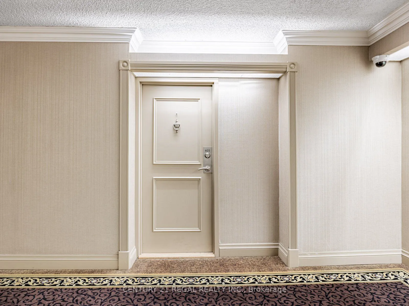 20 Dean Park Road, #601