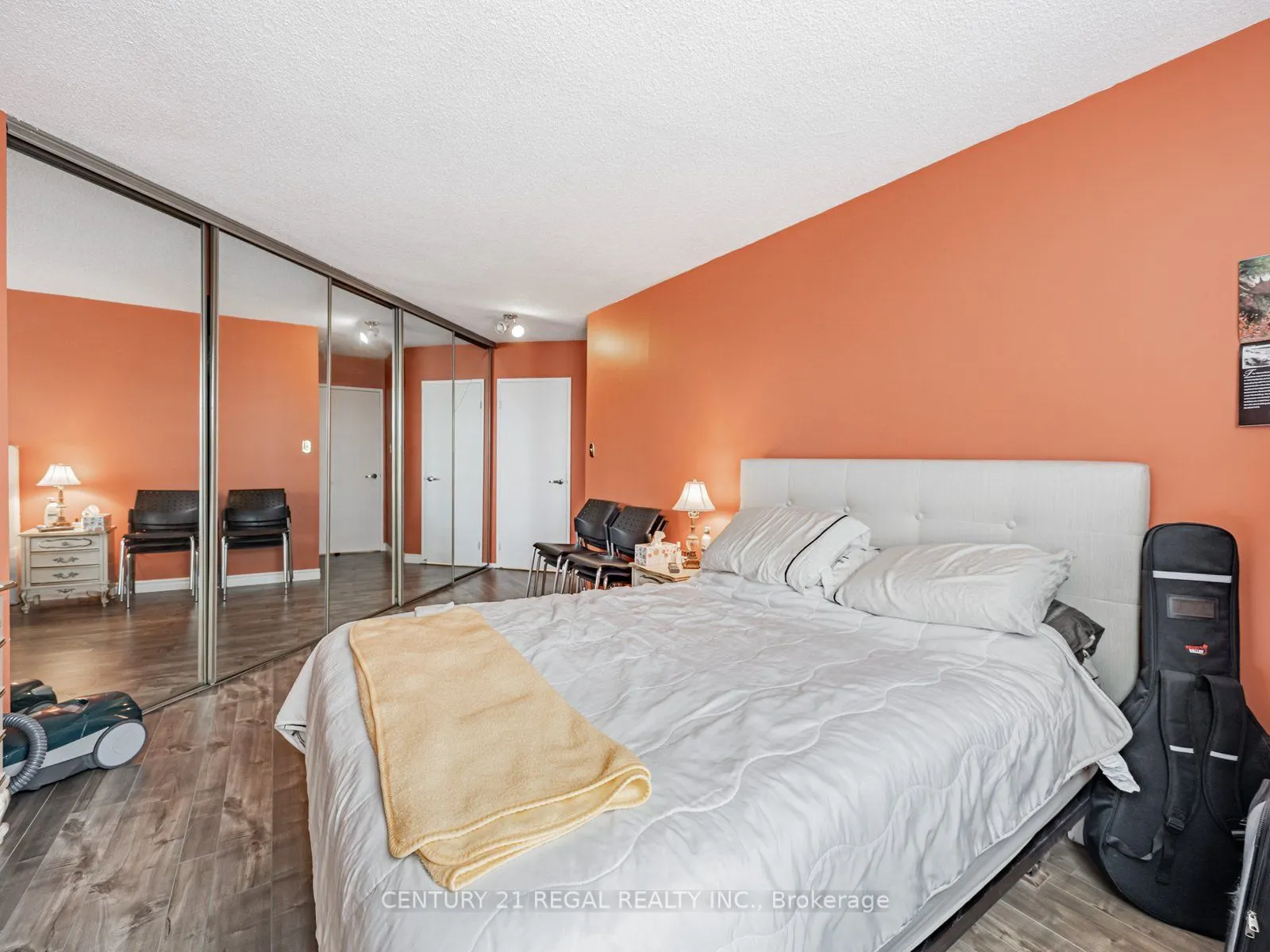 20 Dean Park Road, #601