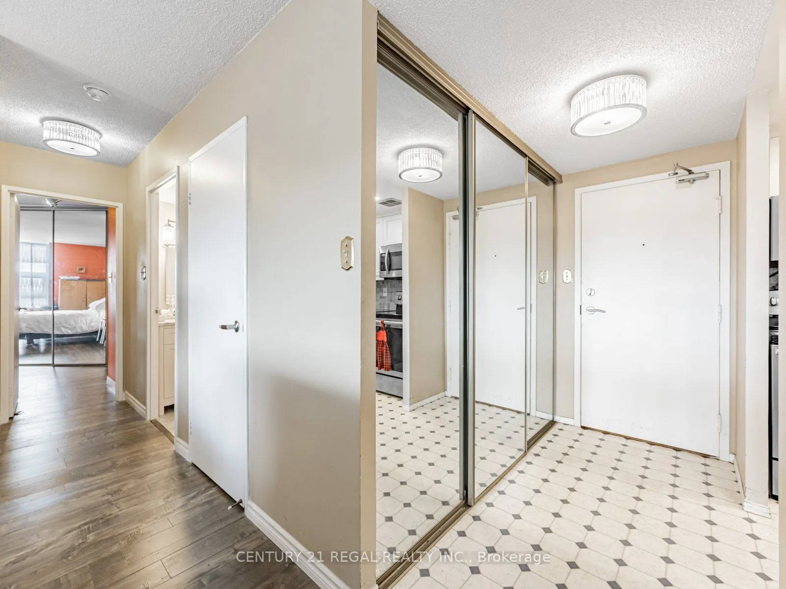 20 Dean Park Road, #601