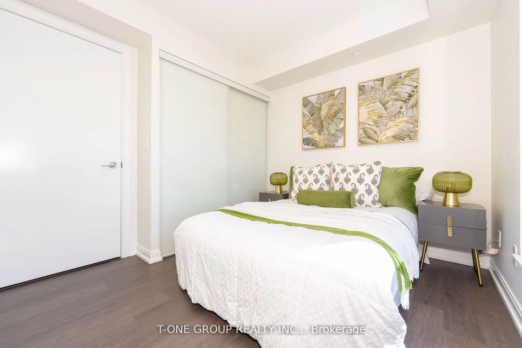 255 Village Green Square, #1003