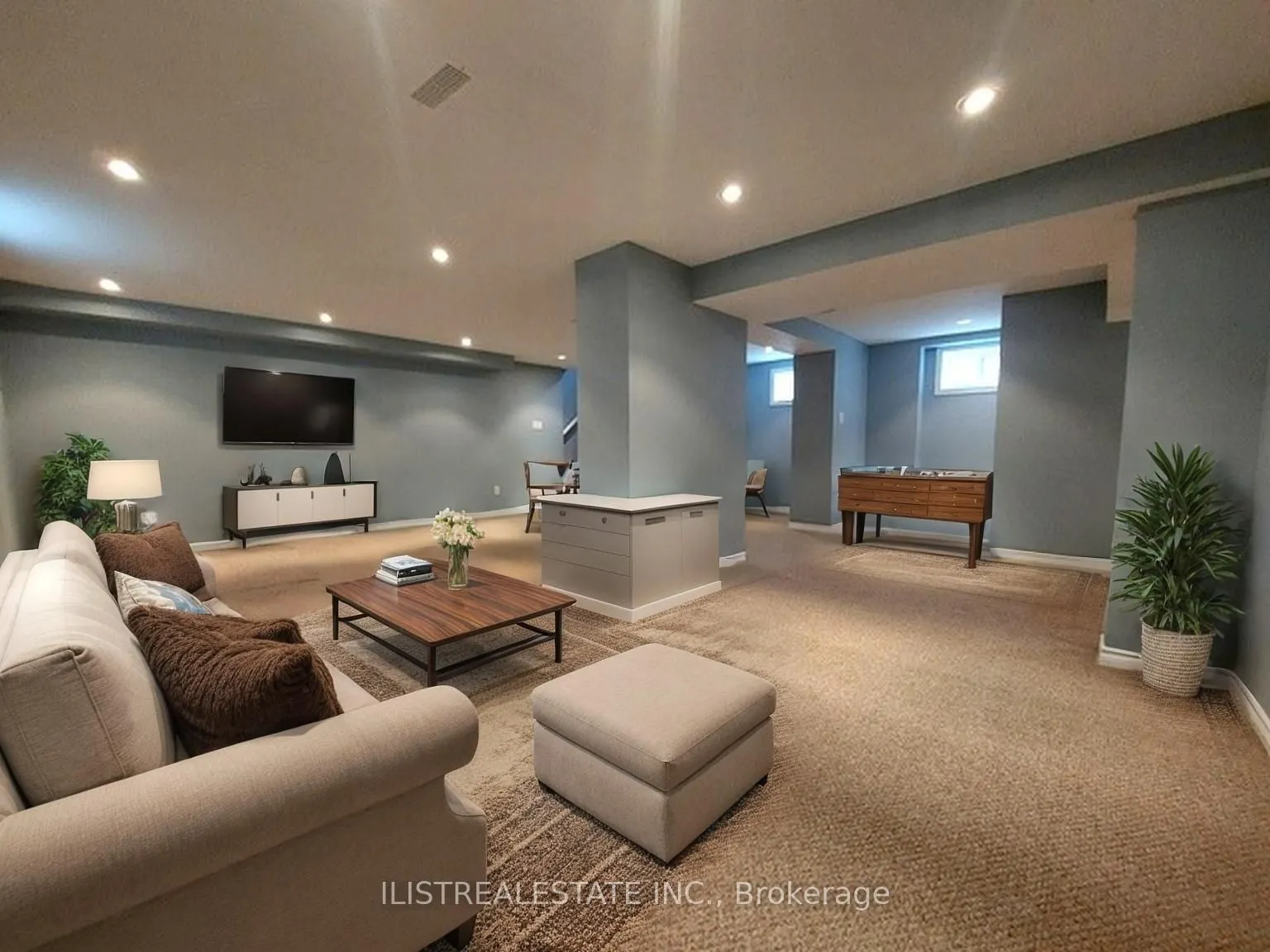 21 Orlando Boulevard