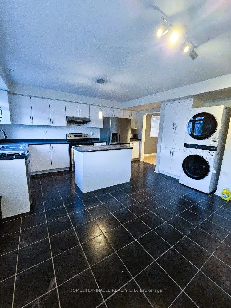 20 Etienne Street, #Main