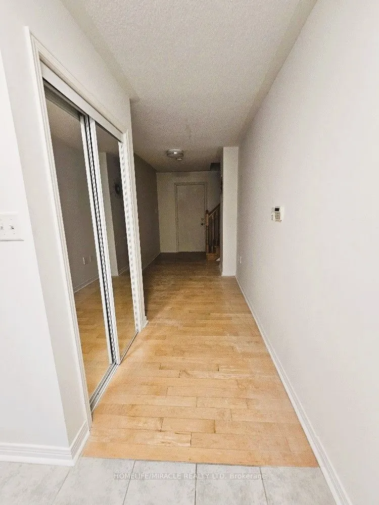 20 Etienne Street, #Main