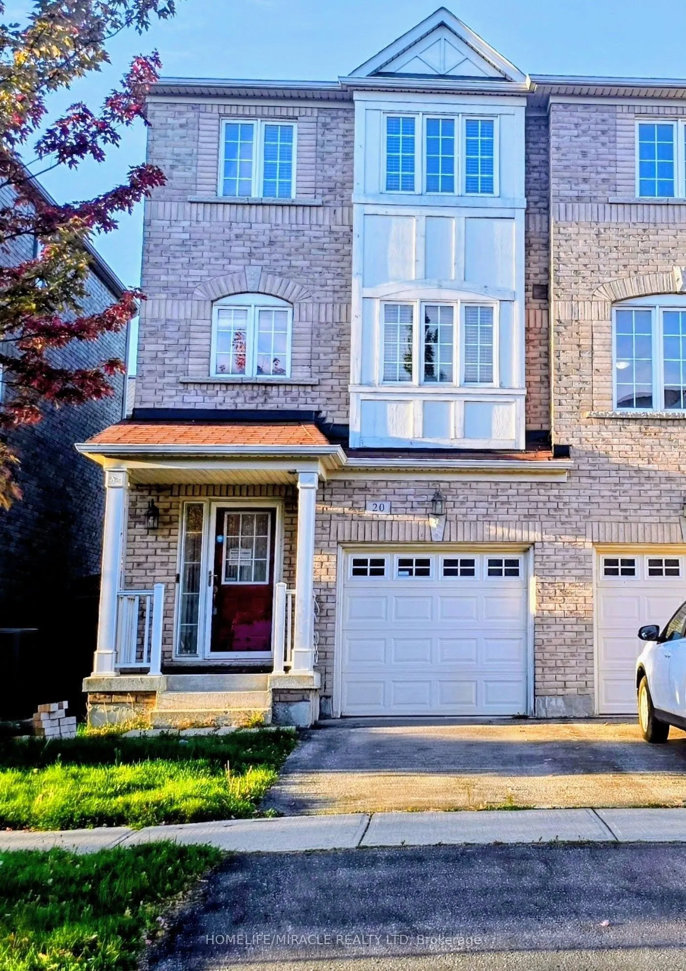 20 Etienne Street, #Main