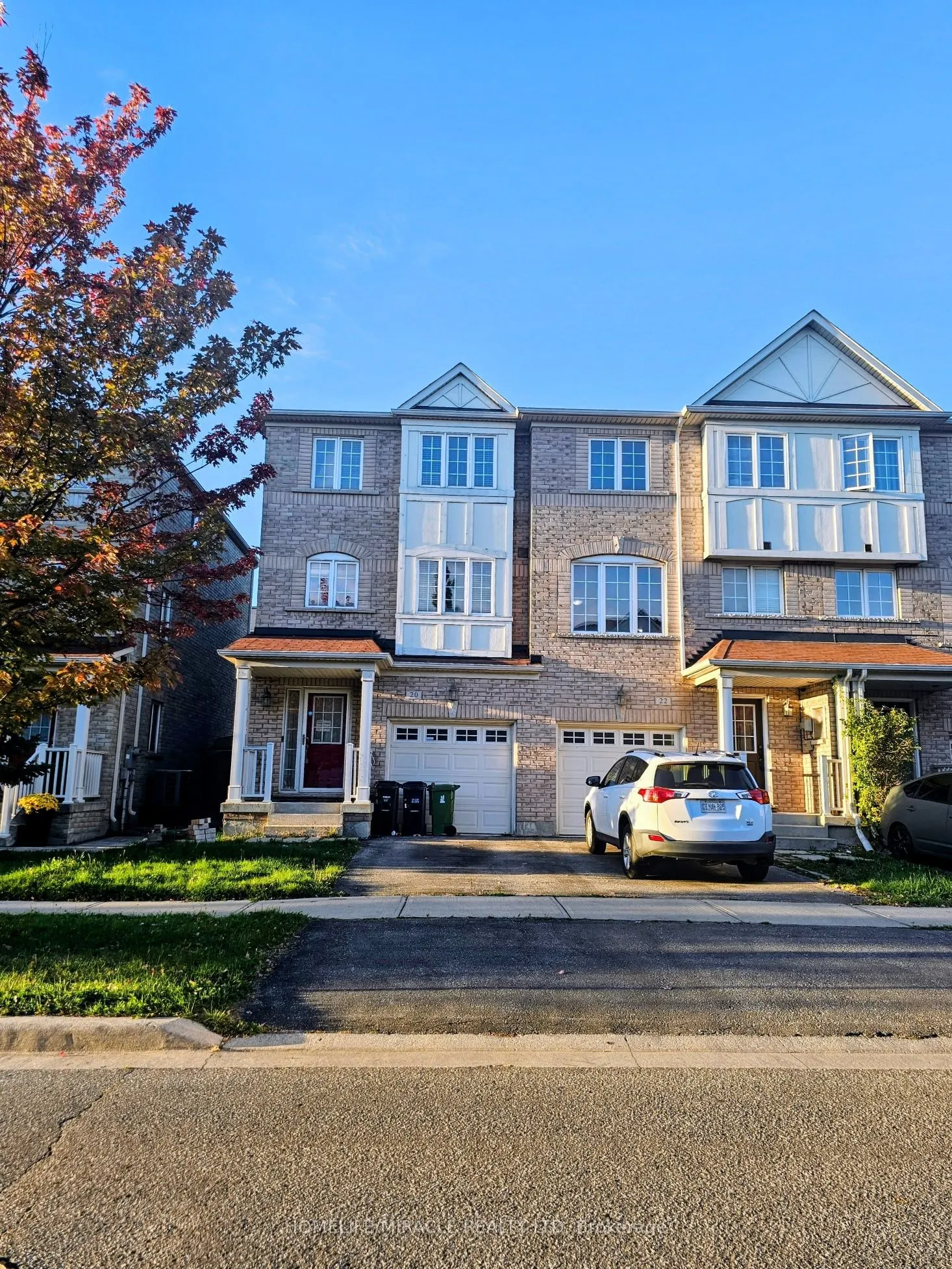 20 Etienne Street, #Main