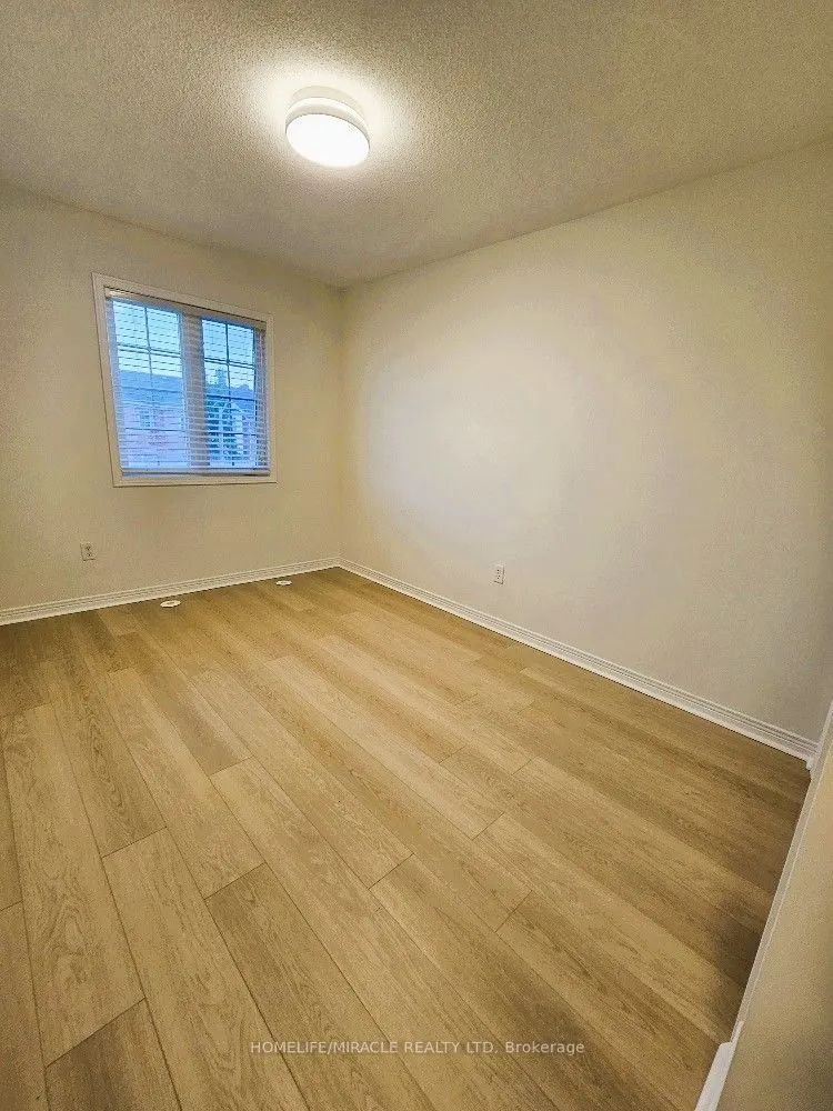 20 Etienne Street, #Main