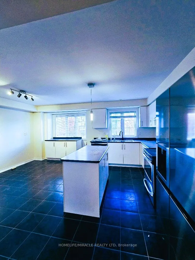 20 Etienne Street, #Main