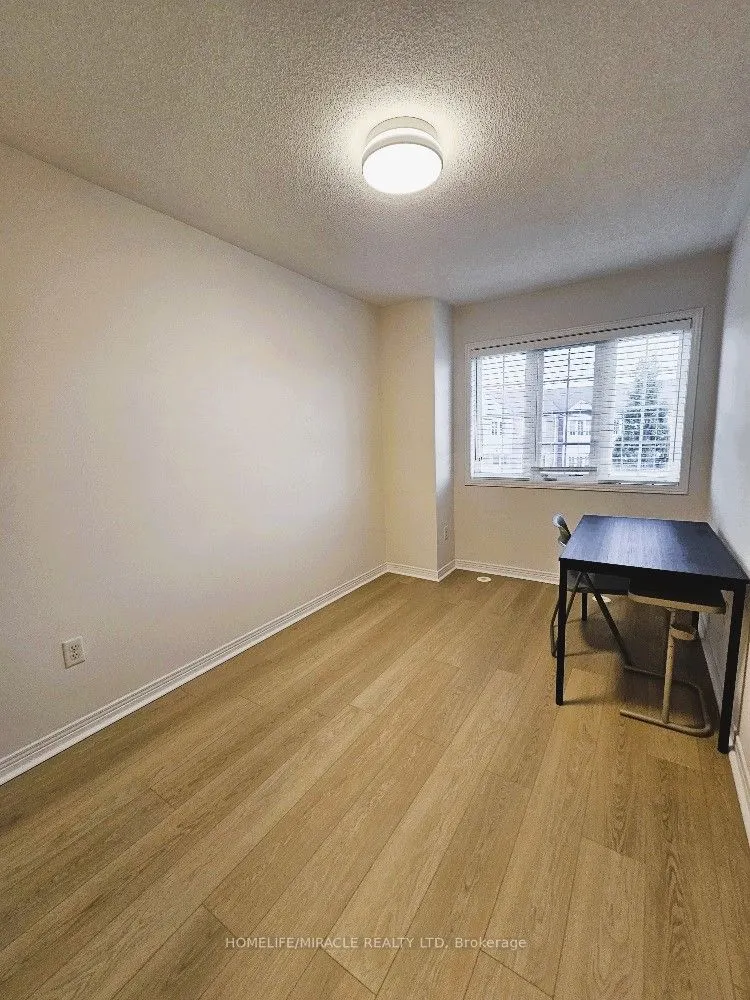 20 Etienne Street, #Main