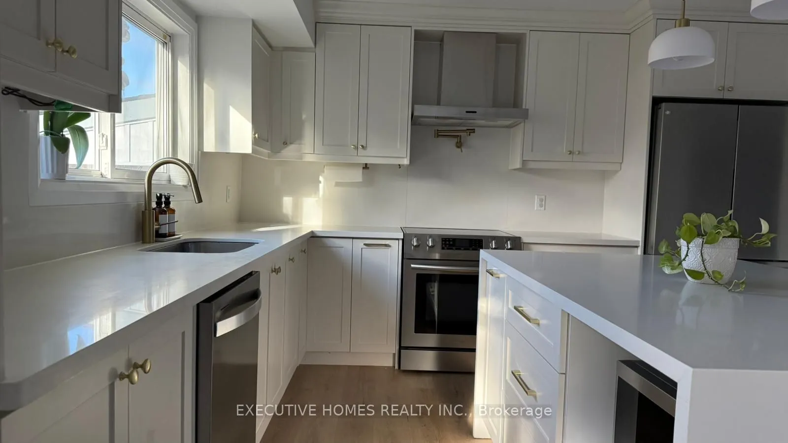 1045 Beaufort Avenue