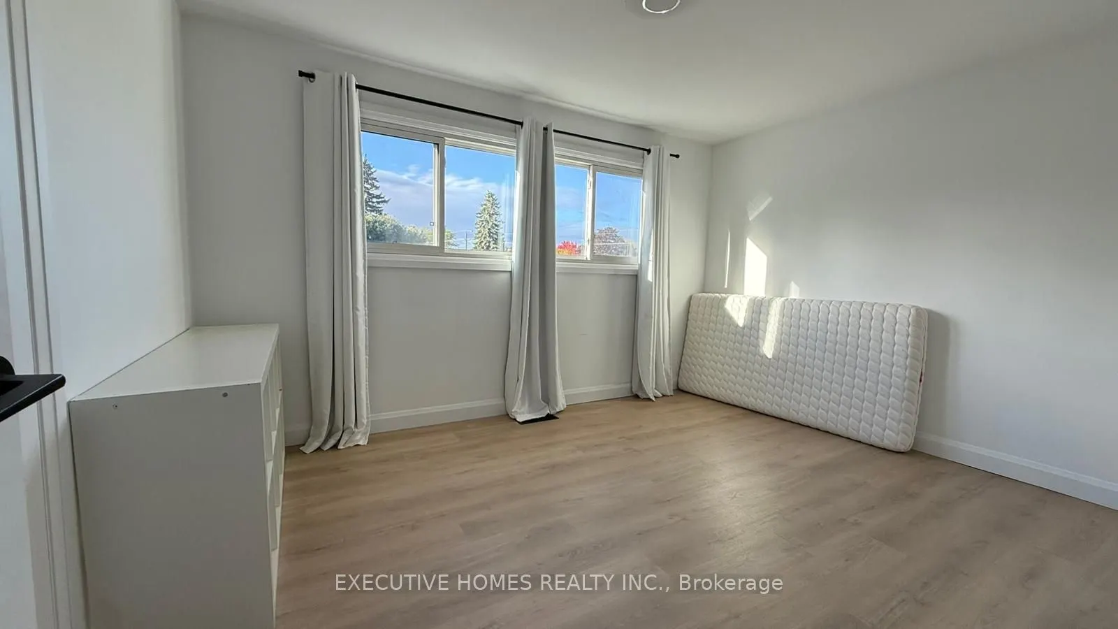 1045 Beaufort Avenue