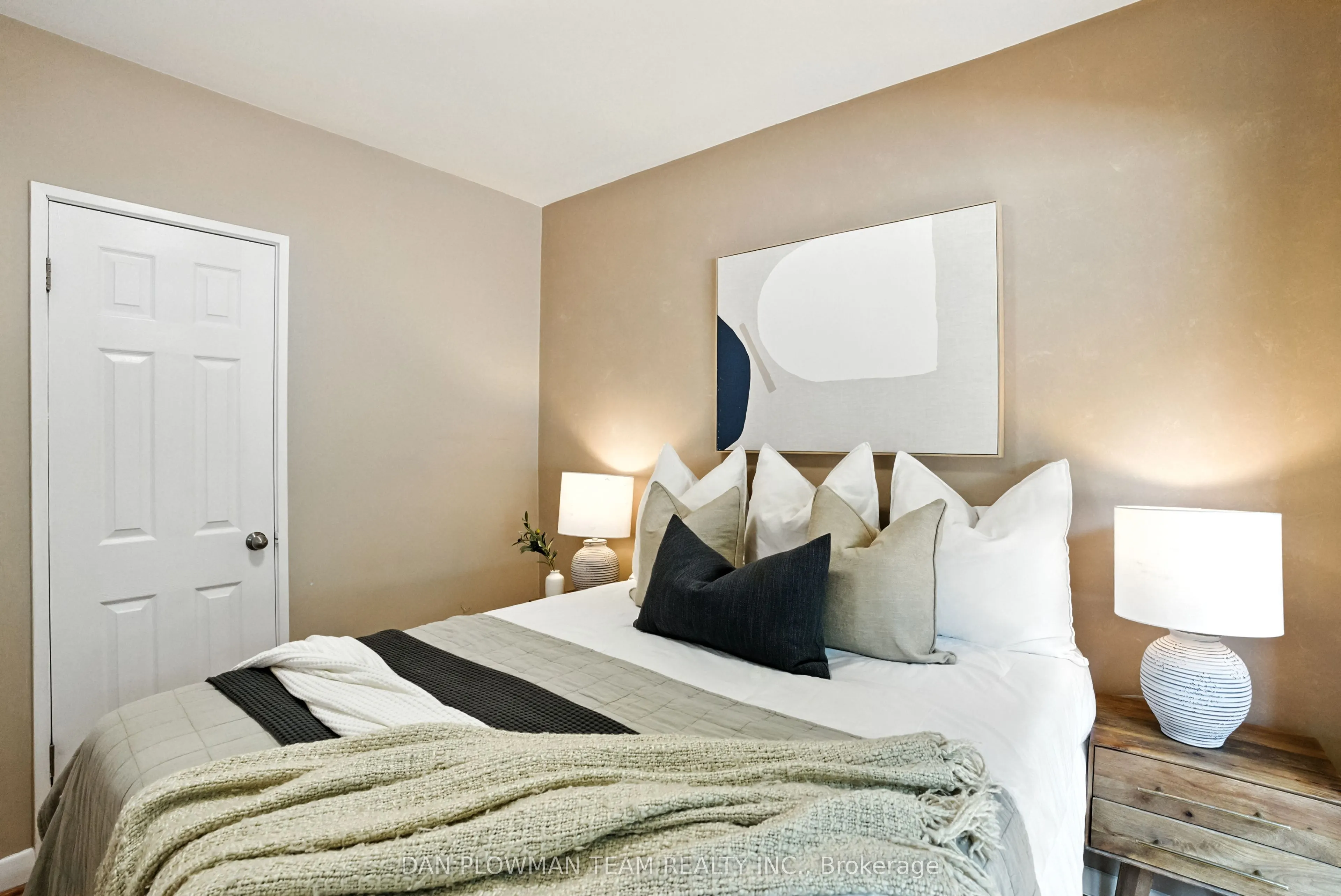 1001 Wardman Crescent