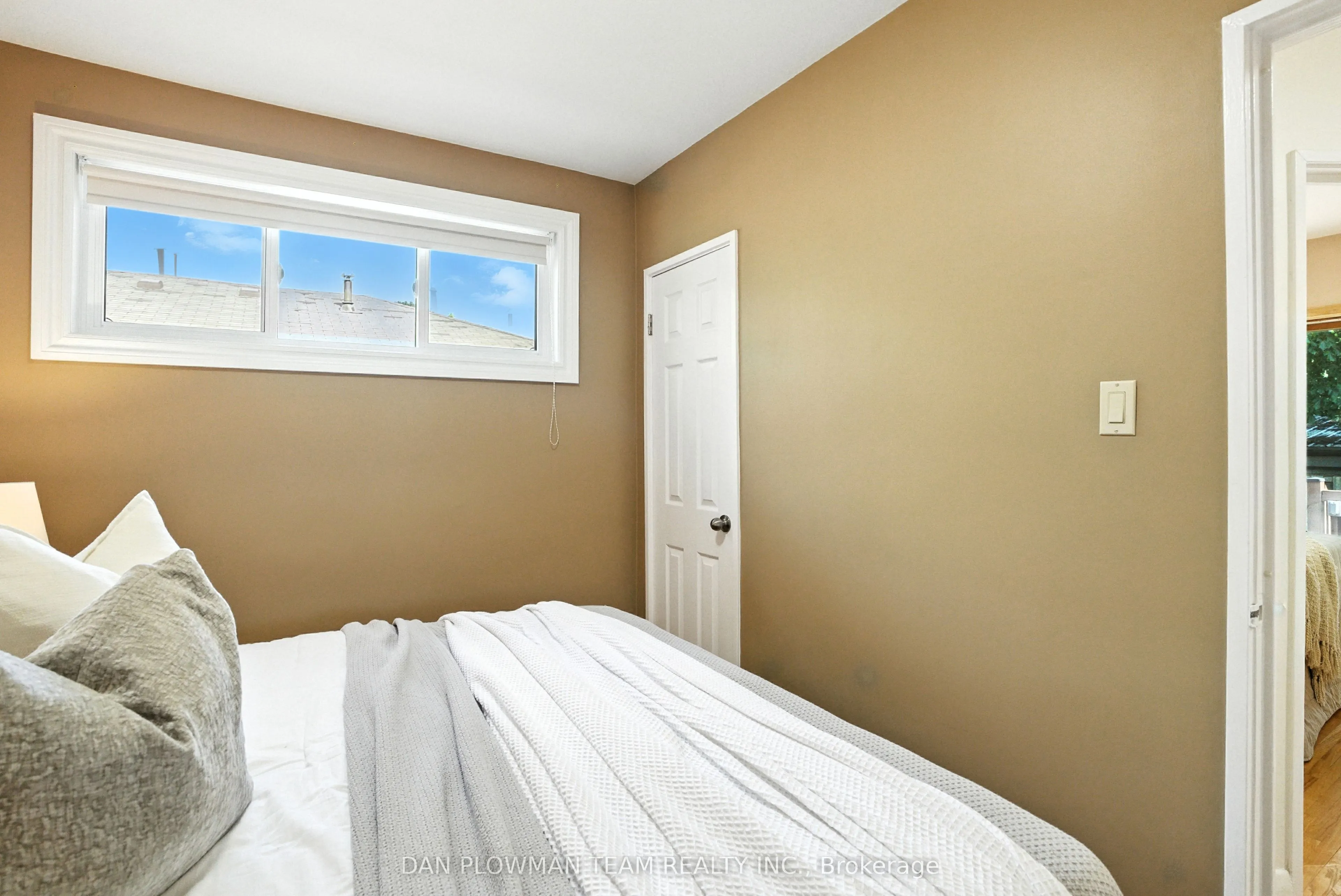 1001 Wardman Crescent