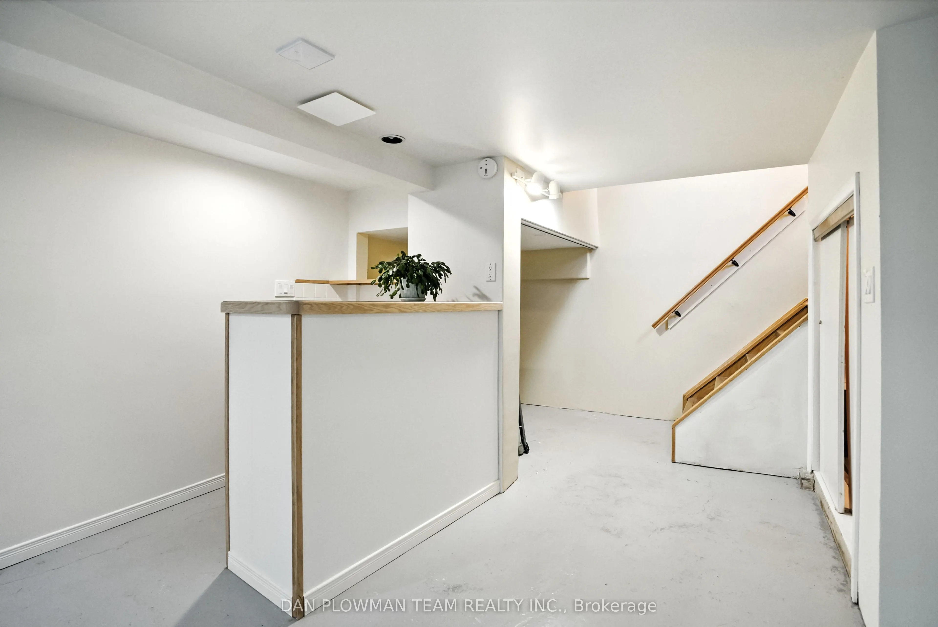 1001 Wardman Crescent