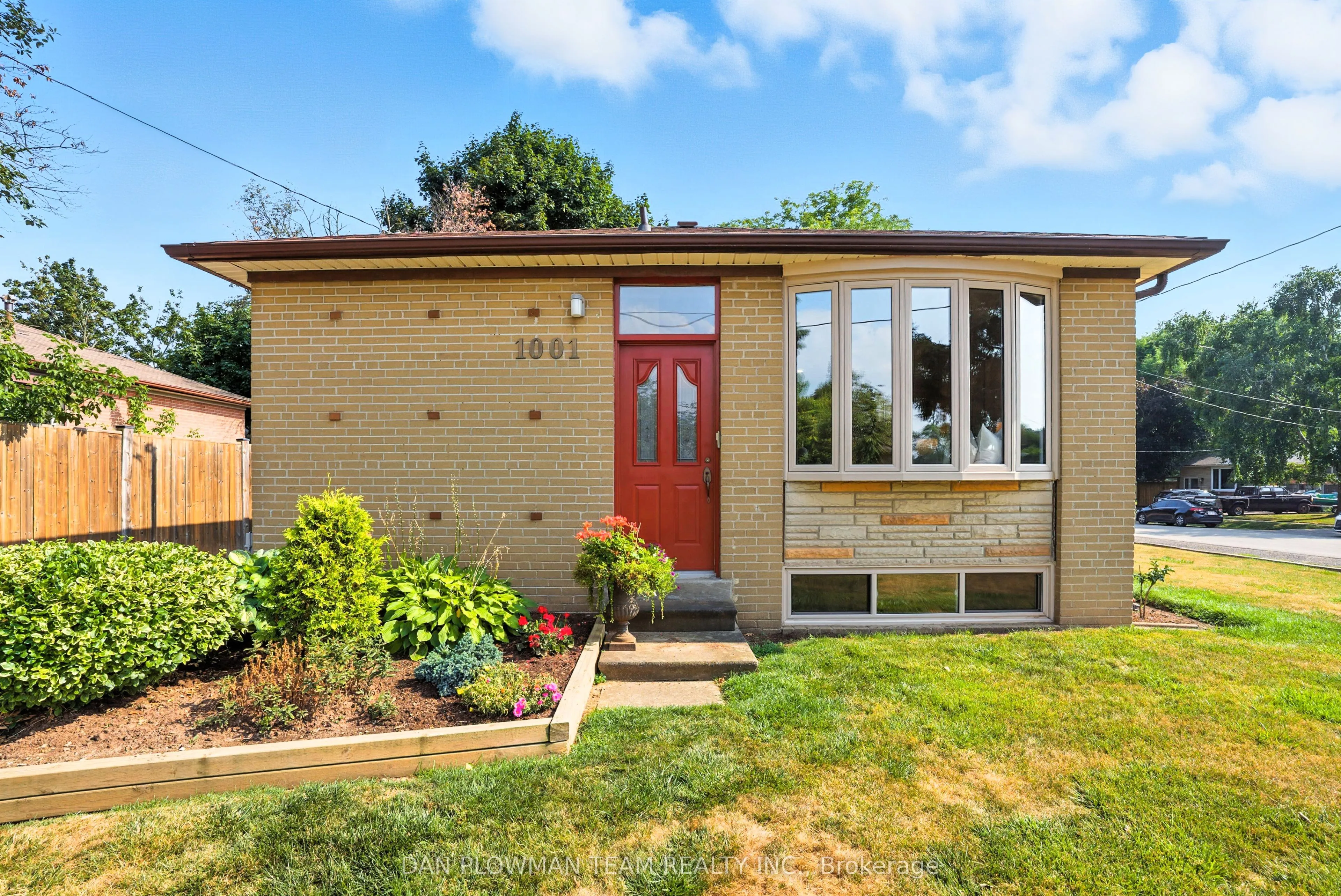 1001 Wardman Crescent