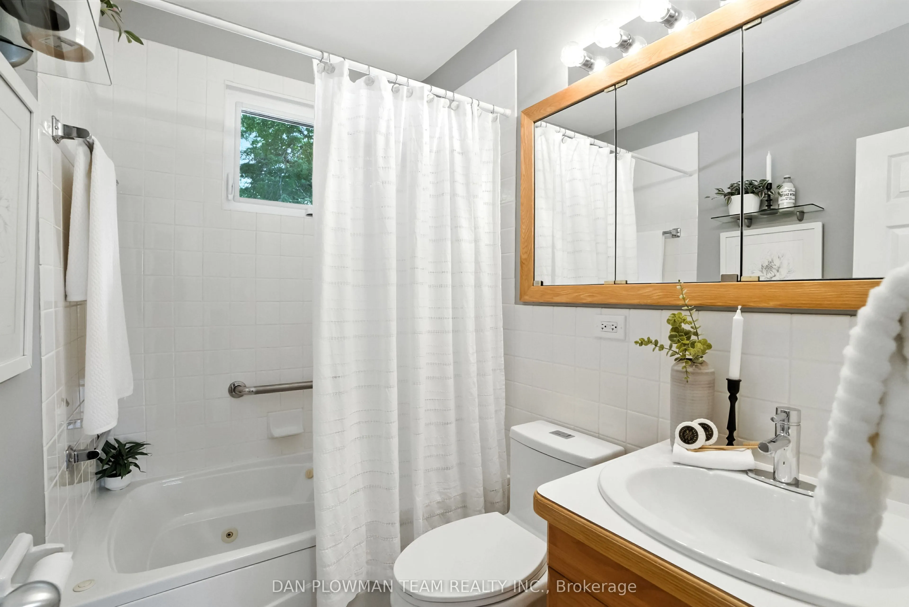 1001 Wardman Crescent