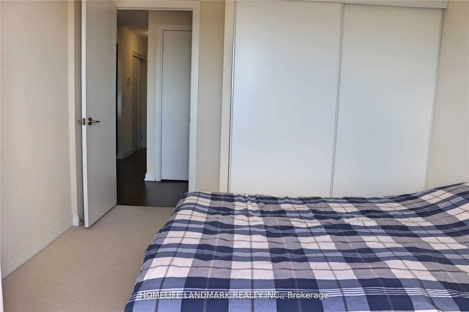 181 Village Green Square, #811