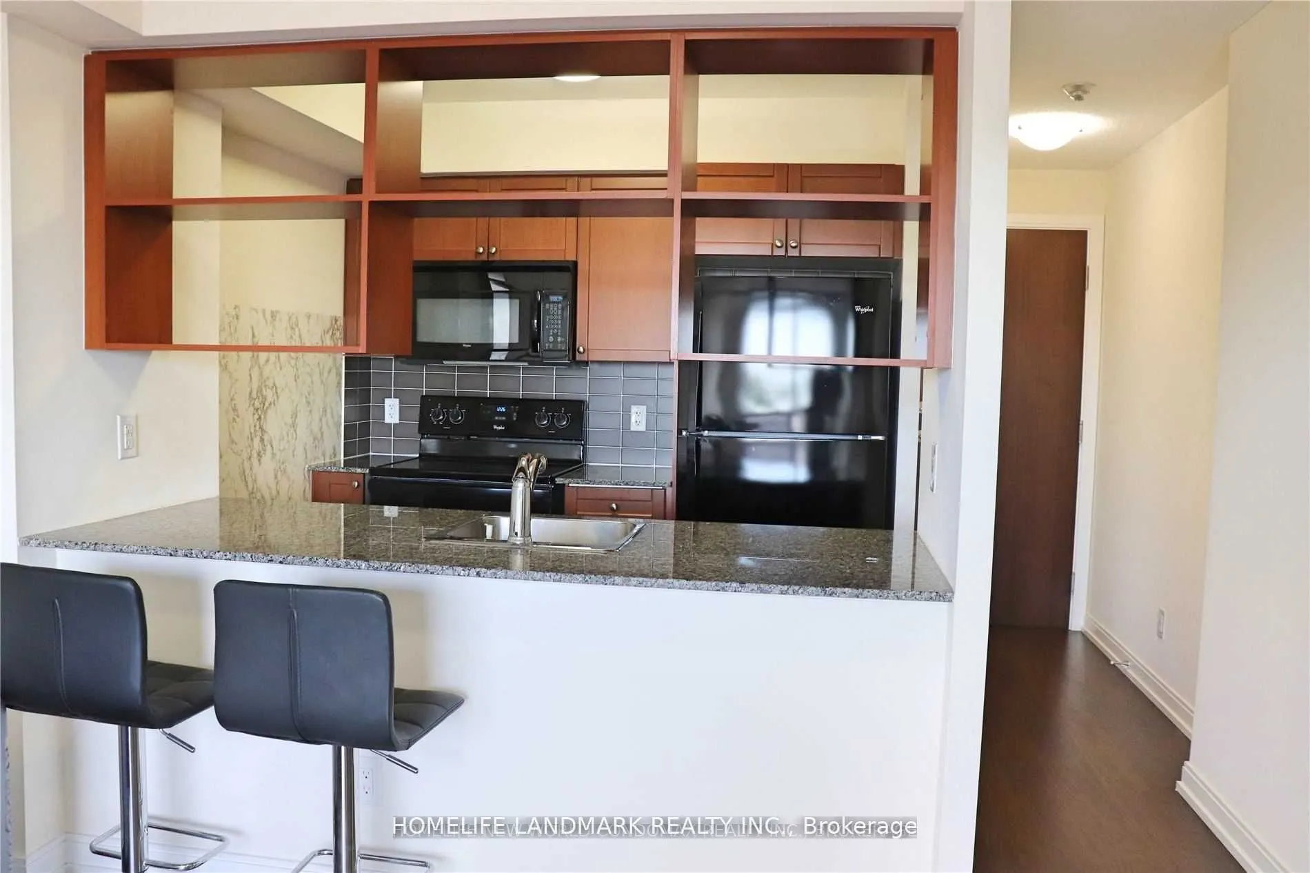 181 Village Green Square, #811