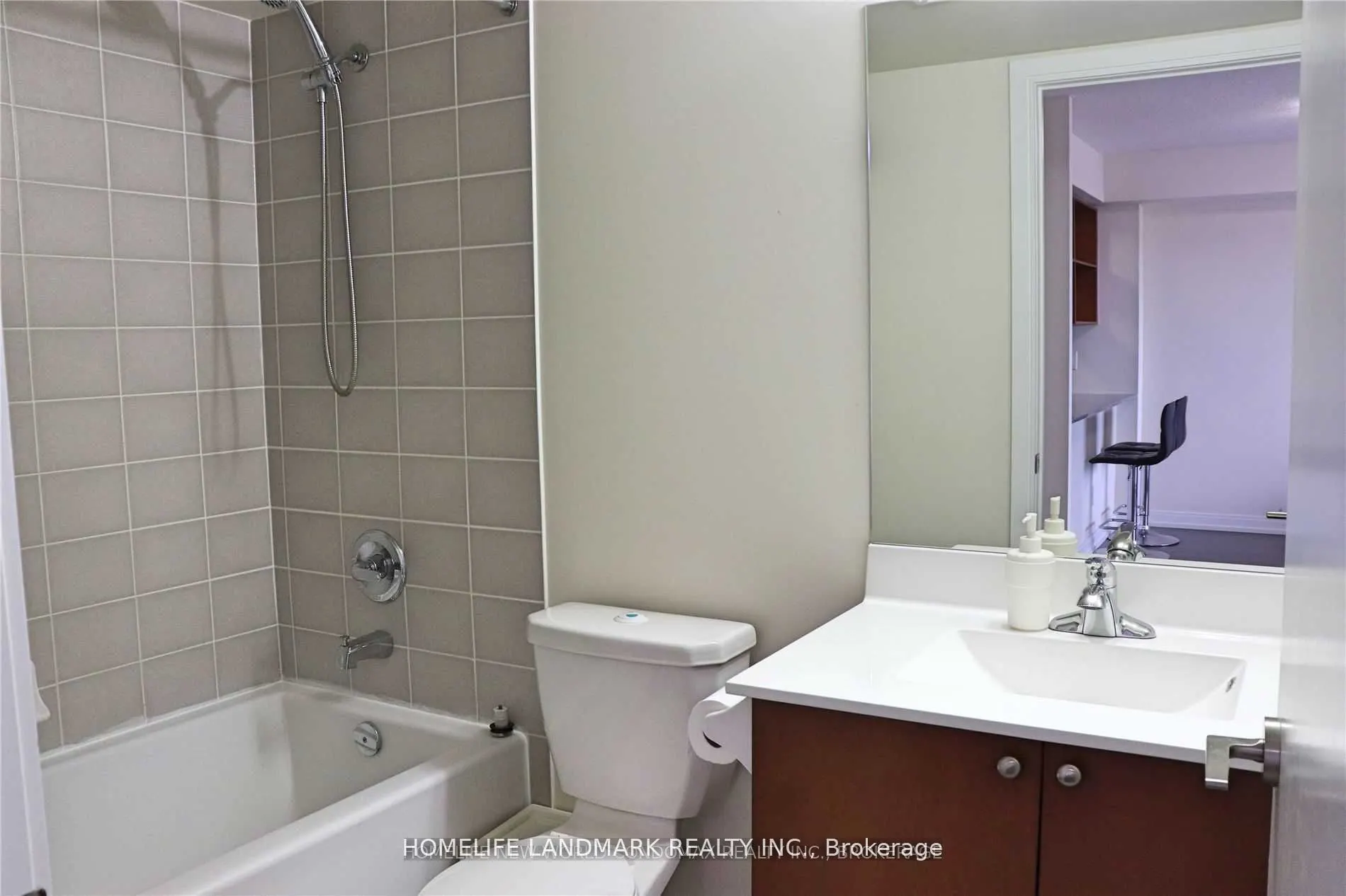 181 Village Green Square, #811