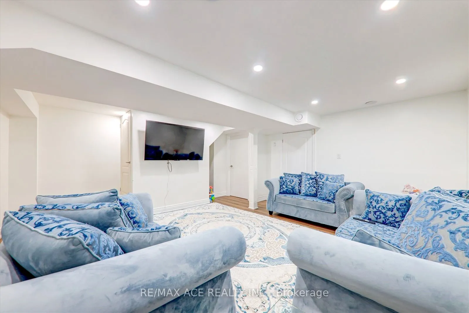 82 Warnford Circle, #Bsmt