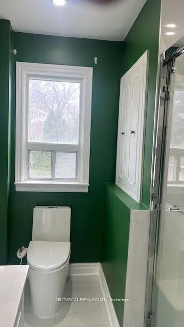 8 Kingsmere Crescent