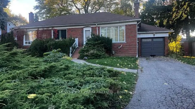 8 Kingsmere Crescent