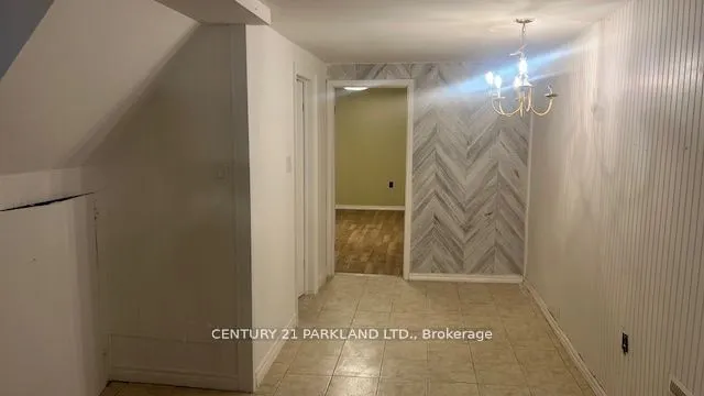 8 Kingsmere Crescent