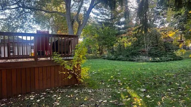 8 Kingsmere Crescent