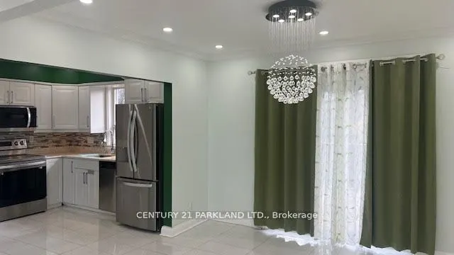 8 Kingsmere Crescent