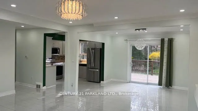 8 Kingsmere Crescent