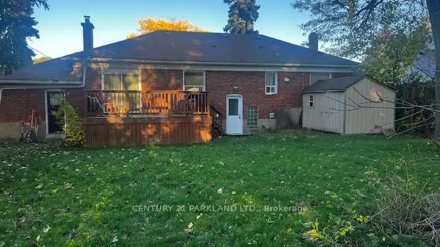 8 Kingsmere Crescent