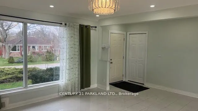 8 Kingsmere Crescent