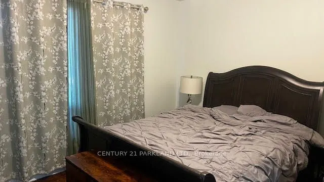 8 Kingsmere Crescent