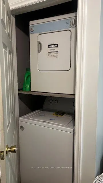 8 Kingsmere Crescent