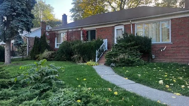 8 Kingsmere Crescent