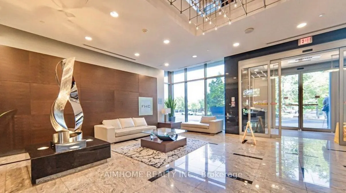 181 Village Green Square, #1512