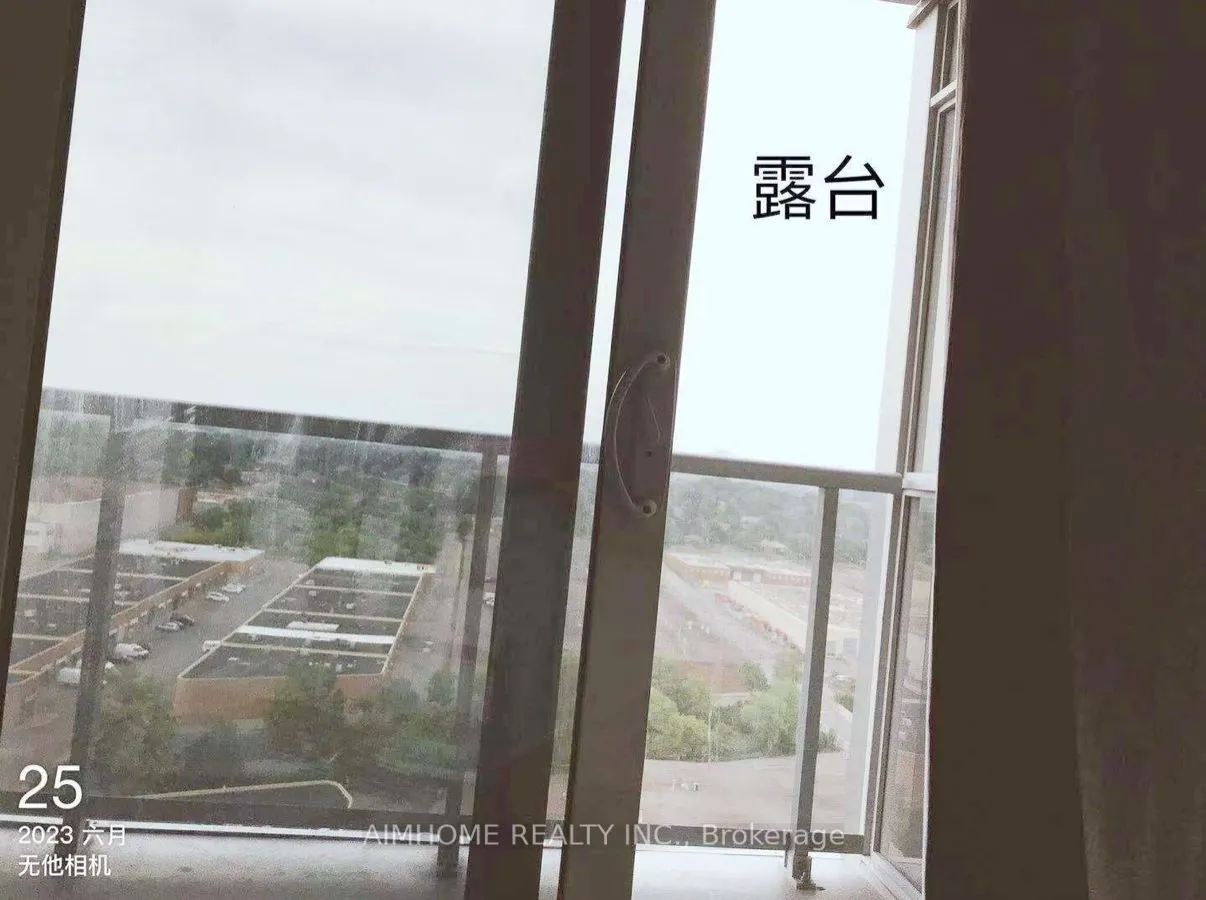 181 Village Green Square, #1512