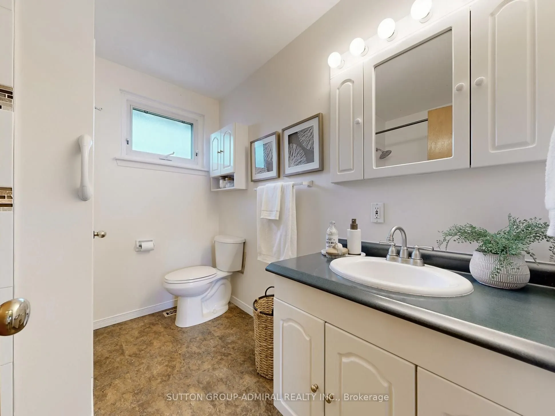 680 Adelaide Avenue E