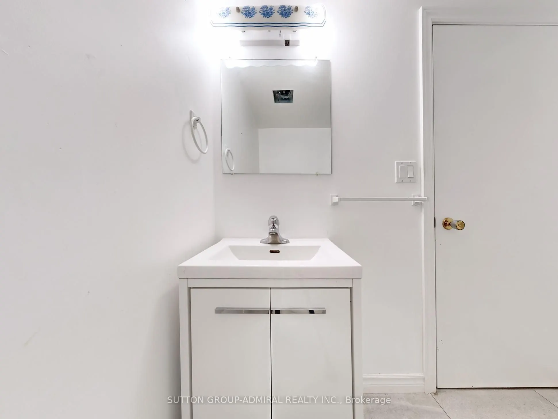 680 Adelaide Avenue E