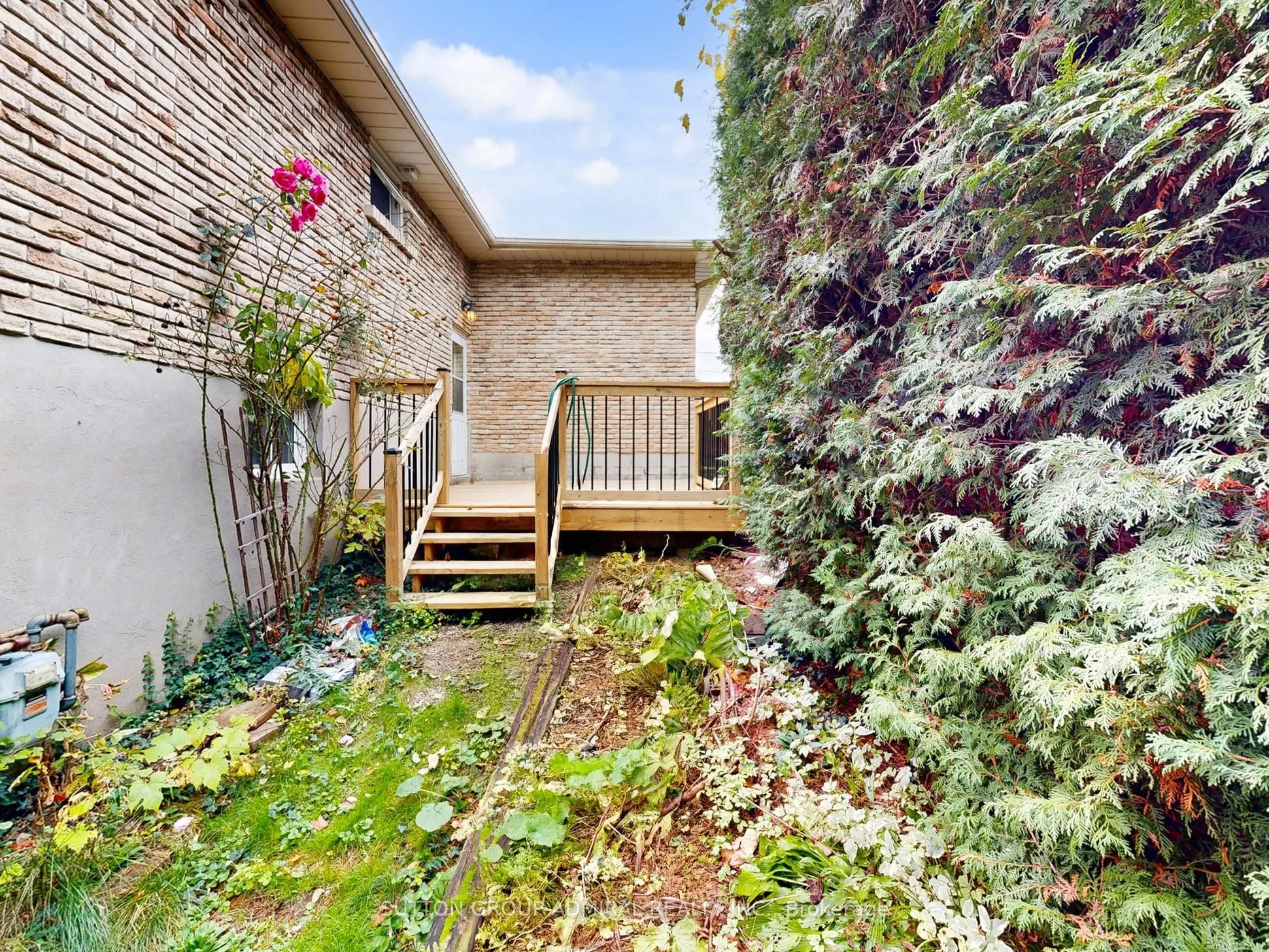 680 Adelaide Avenue E