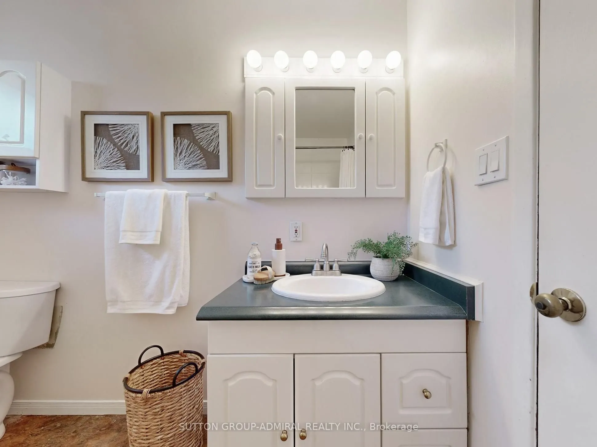 680 Adelaide Avenue E